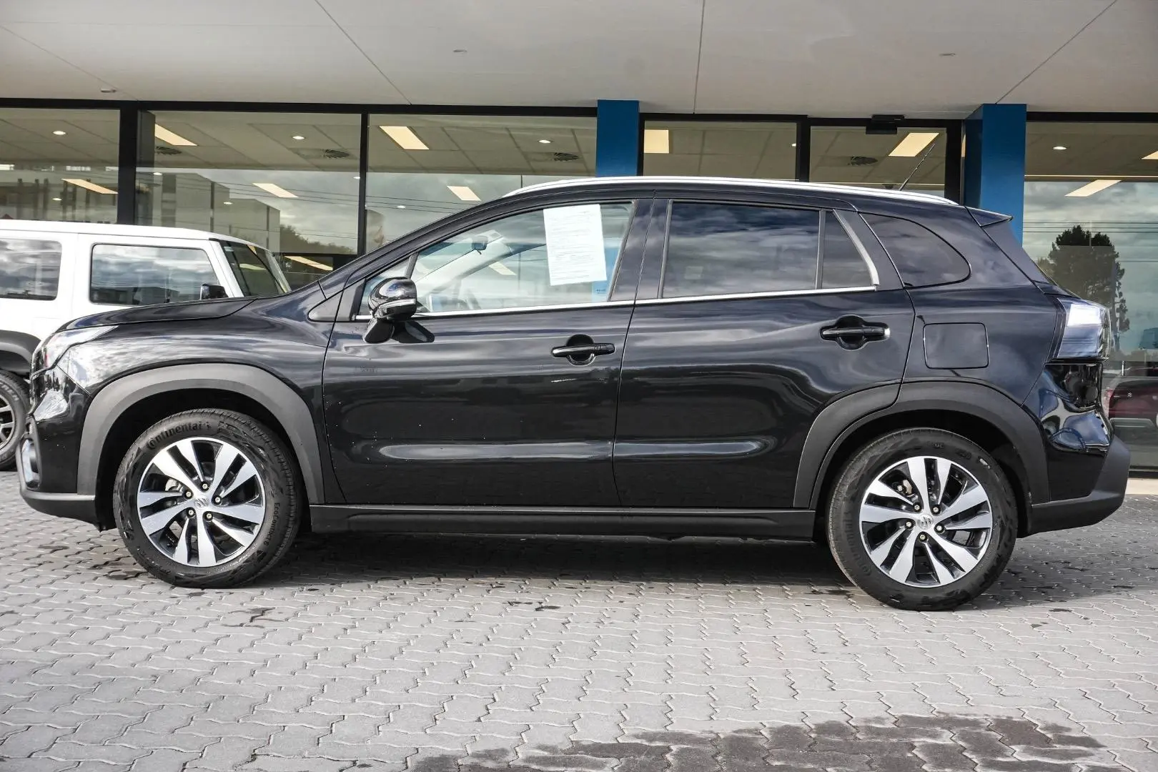 2023 Suzuki S-Cross Gallery Image 4
