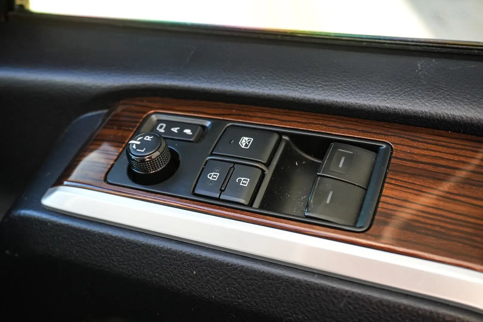 2019 Toyota Granvia Gallery Image 20