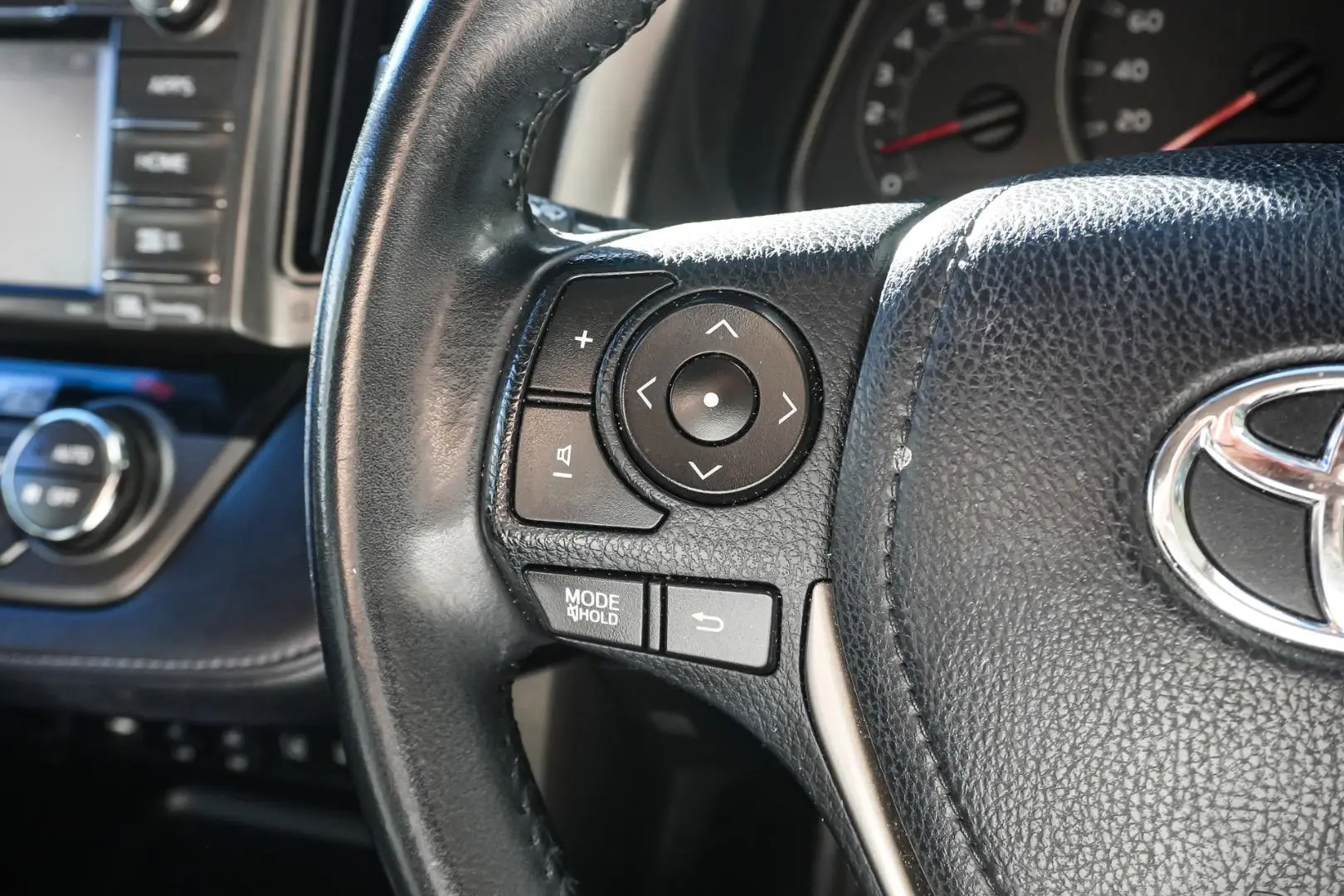 2015 Toyota RAV4 Gallery Image 19
