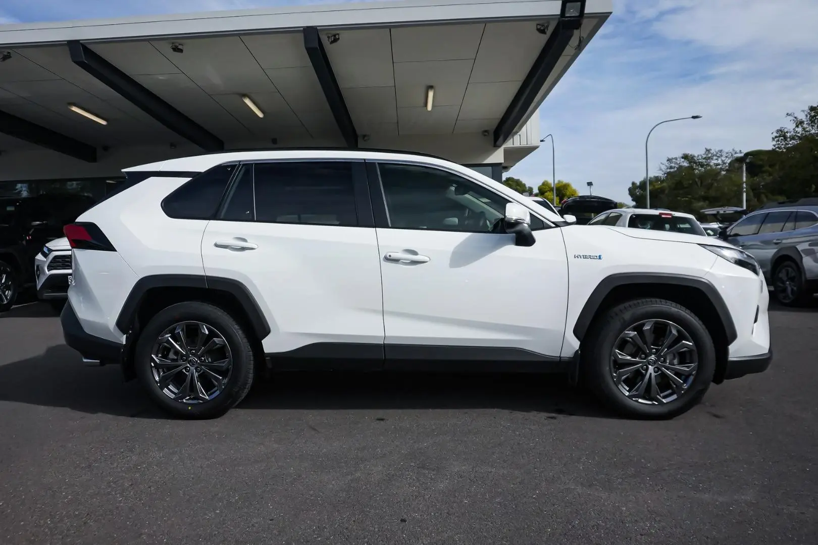 2023 Toyota RAV4 Gallery Image 4
