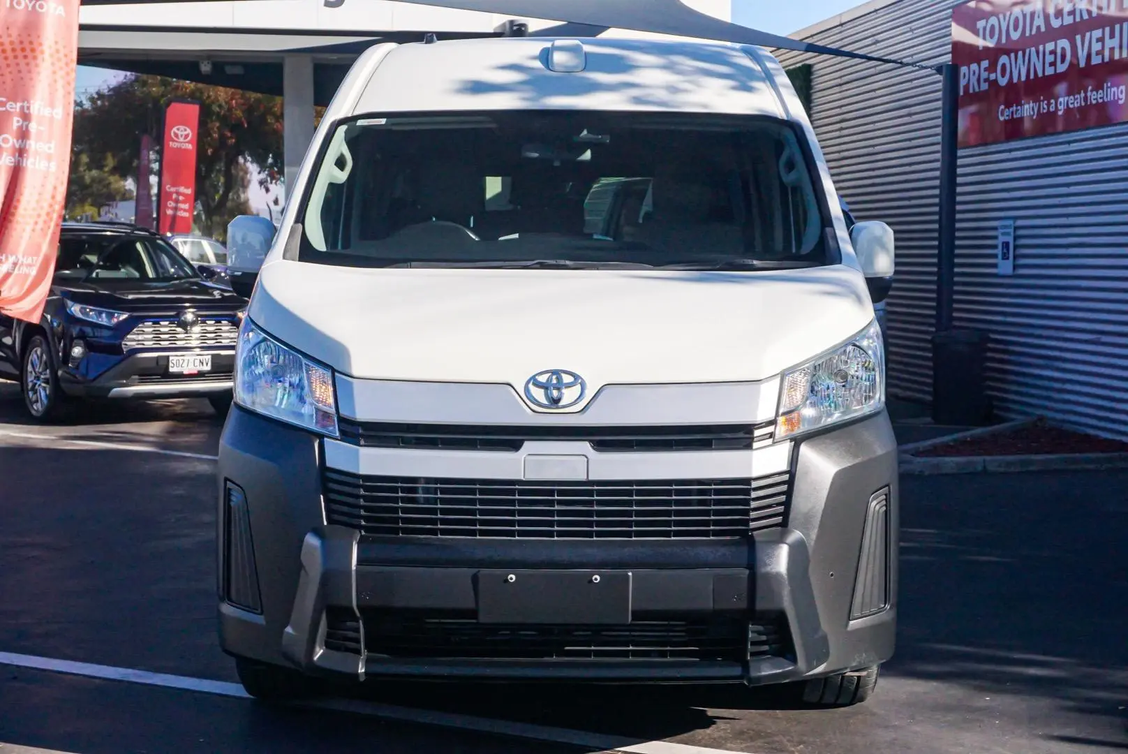 2021 Toyota Hiace Gallery Image 4