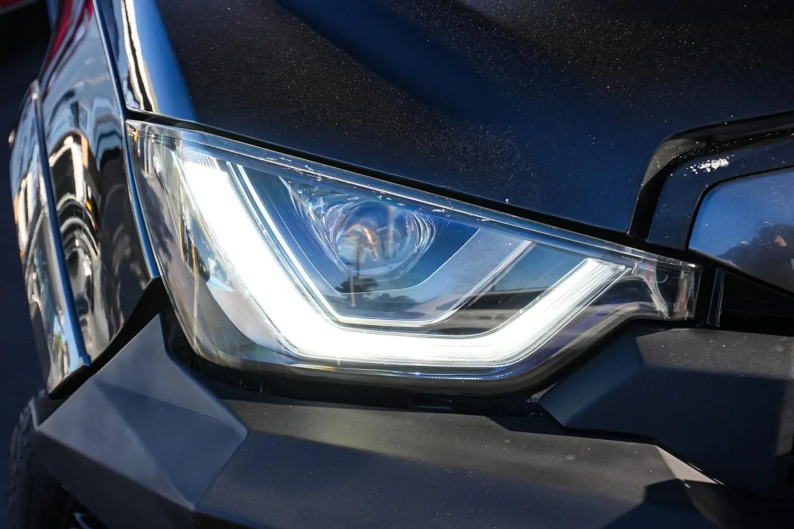 2022 Isuzu D-MAX Gallery Image 12