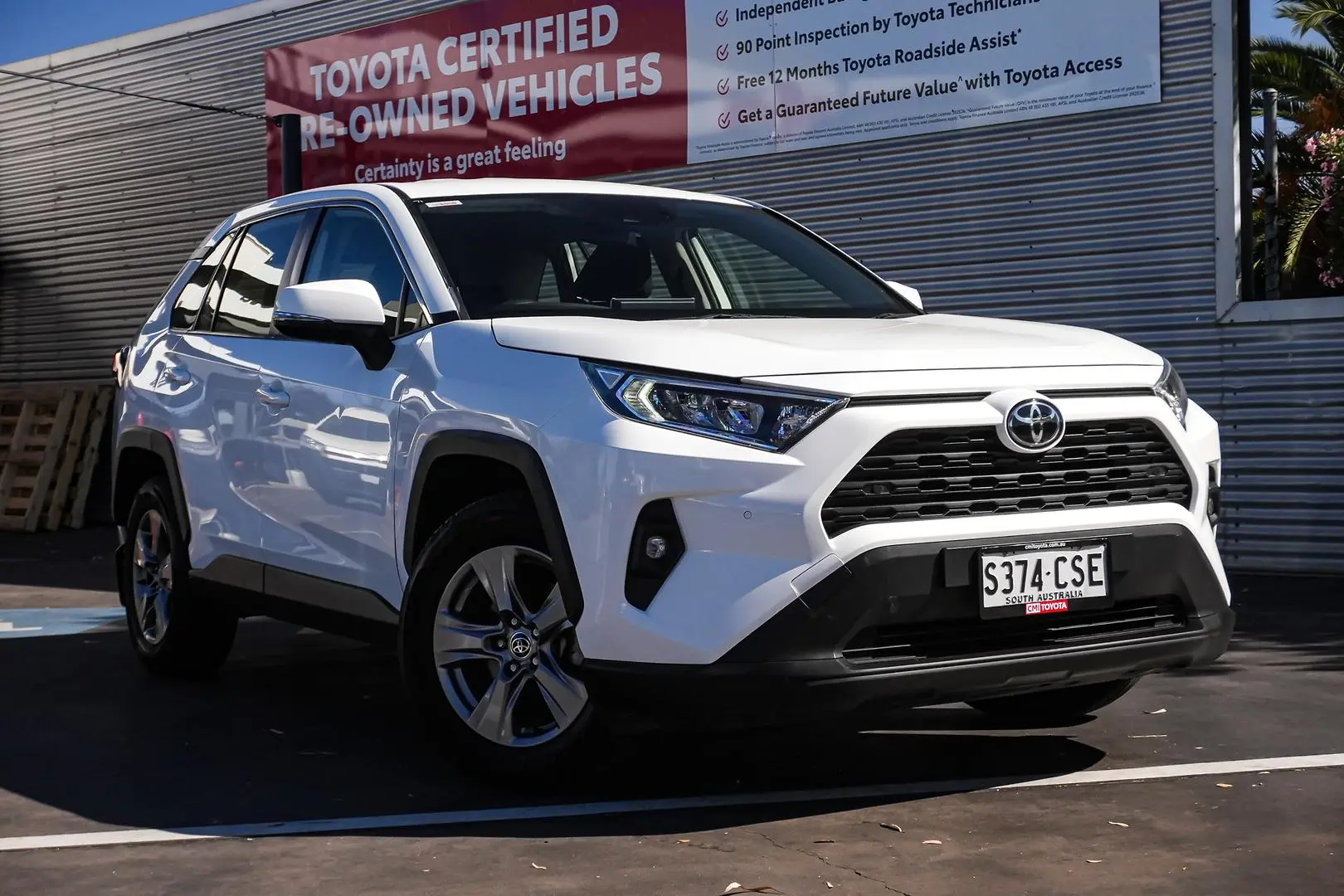 2022 Toyota RAV4 Gallery Image 2