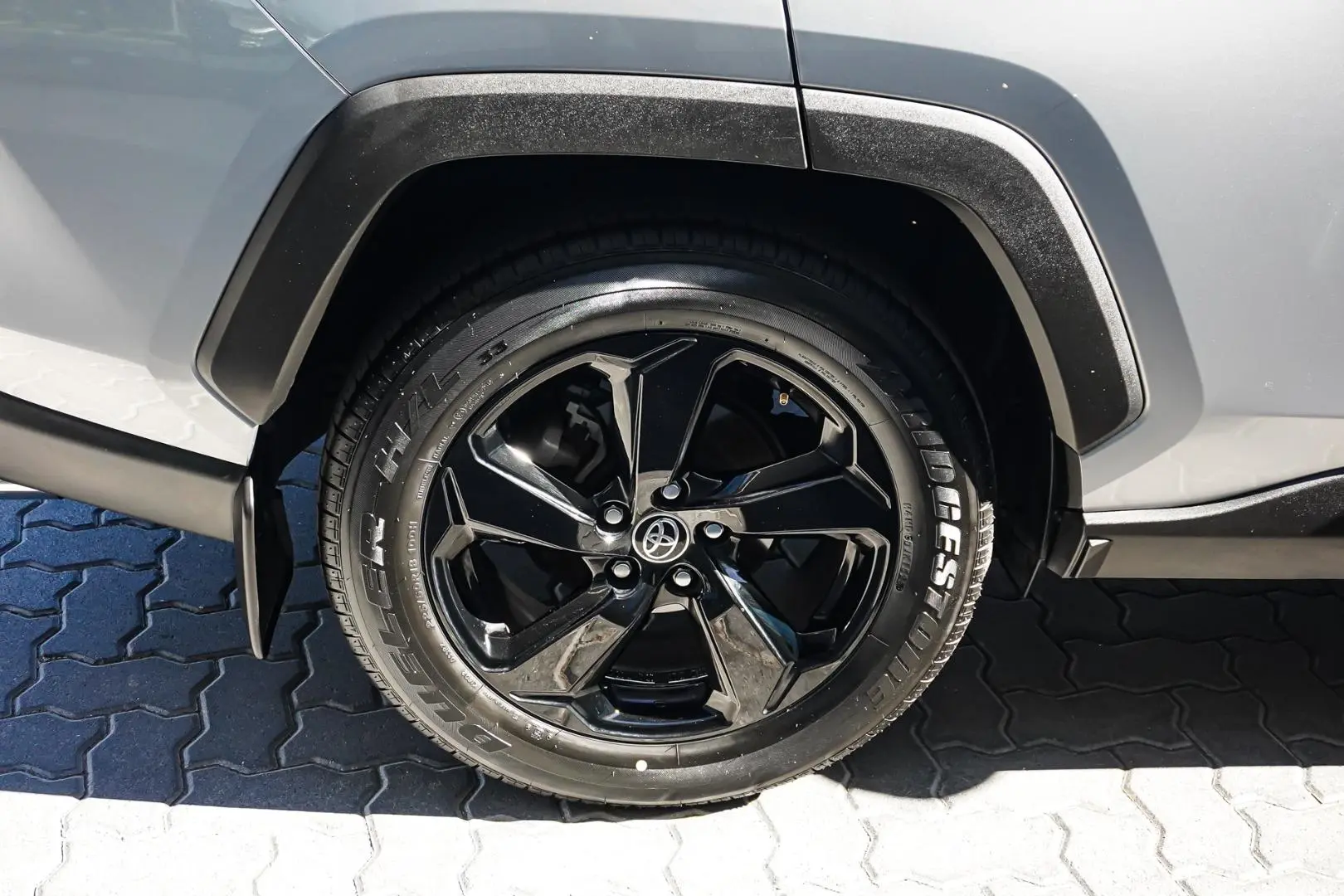 2020 Toyota RAV4 Gallery Image 17