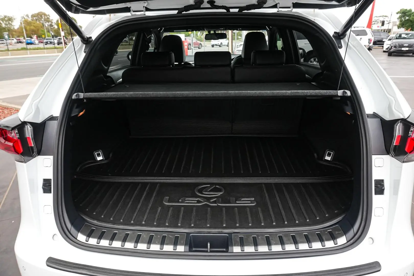 2015 Lexus NX Gallery Image 10