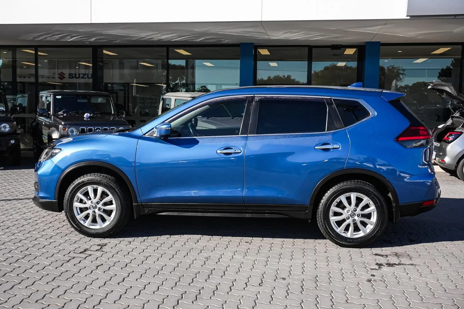 2020 Nissan X-TRAIL Gallery Image 4