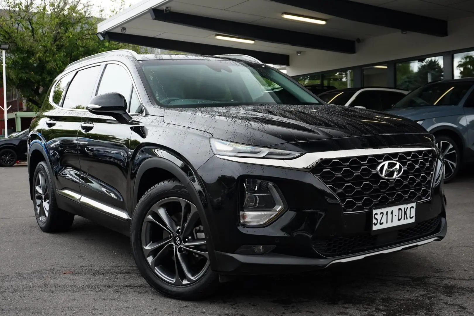 2018 Hyundai Santa Fe Gallery Image 2