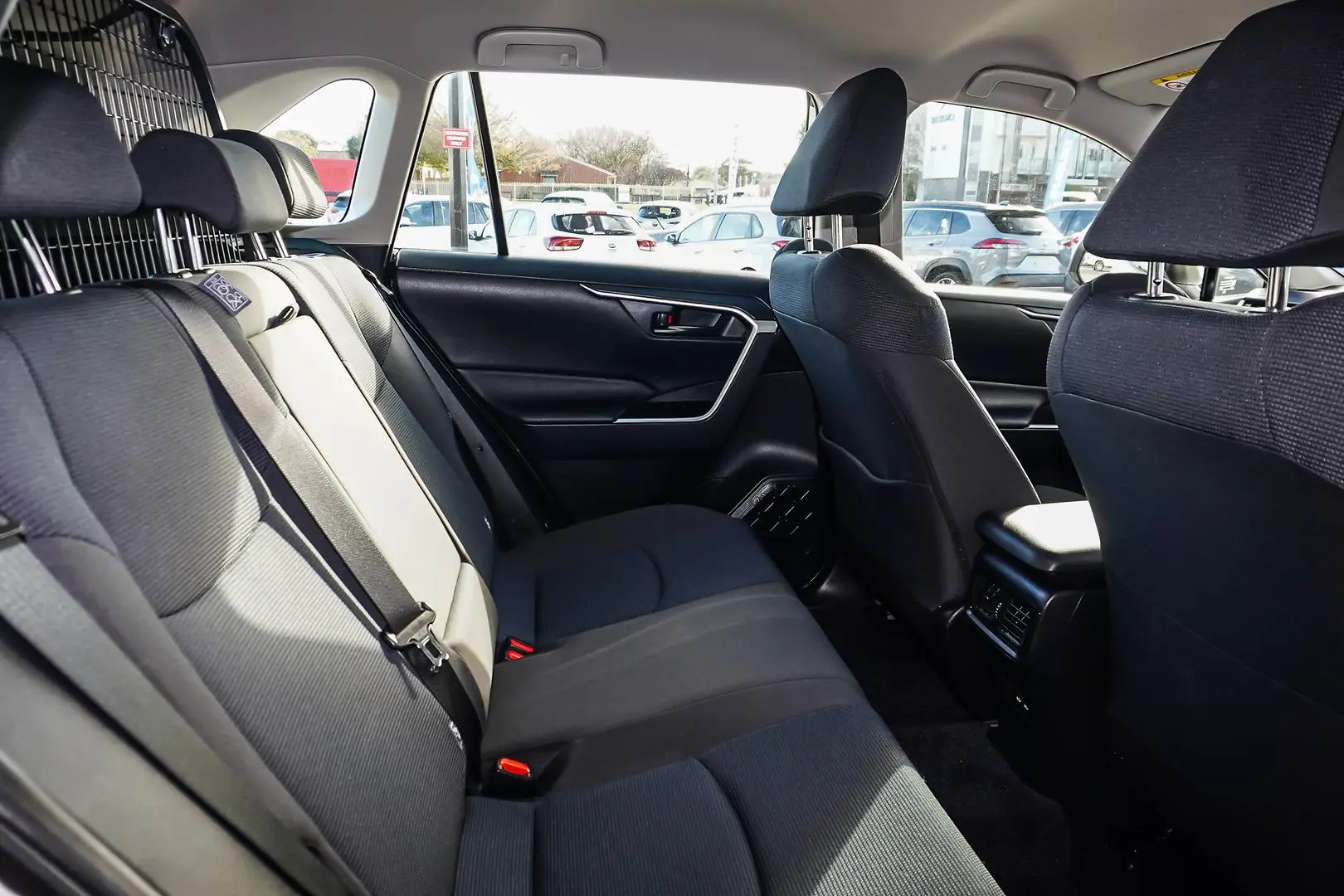 2022 Toyota RAV4 Gallery Image 7