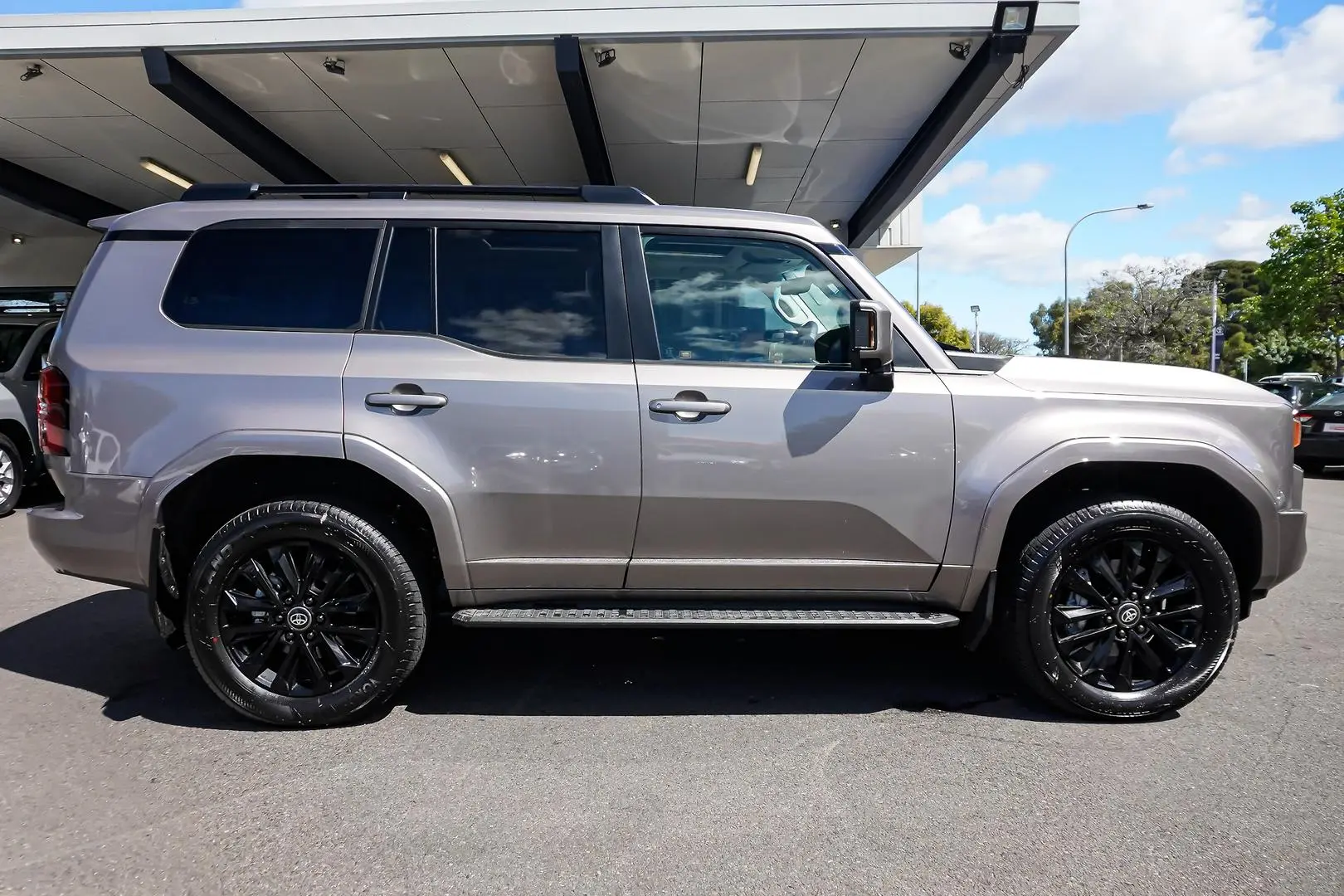 2026 Toyota Landcruiser Prado Gallery Image 4