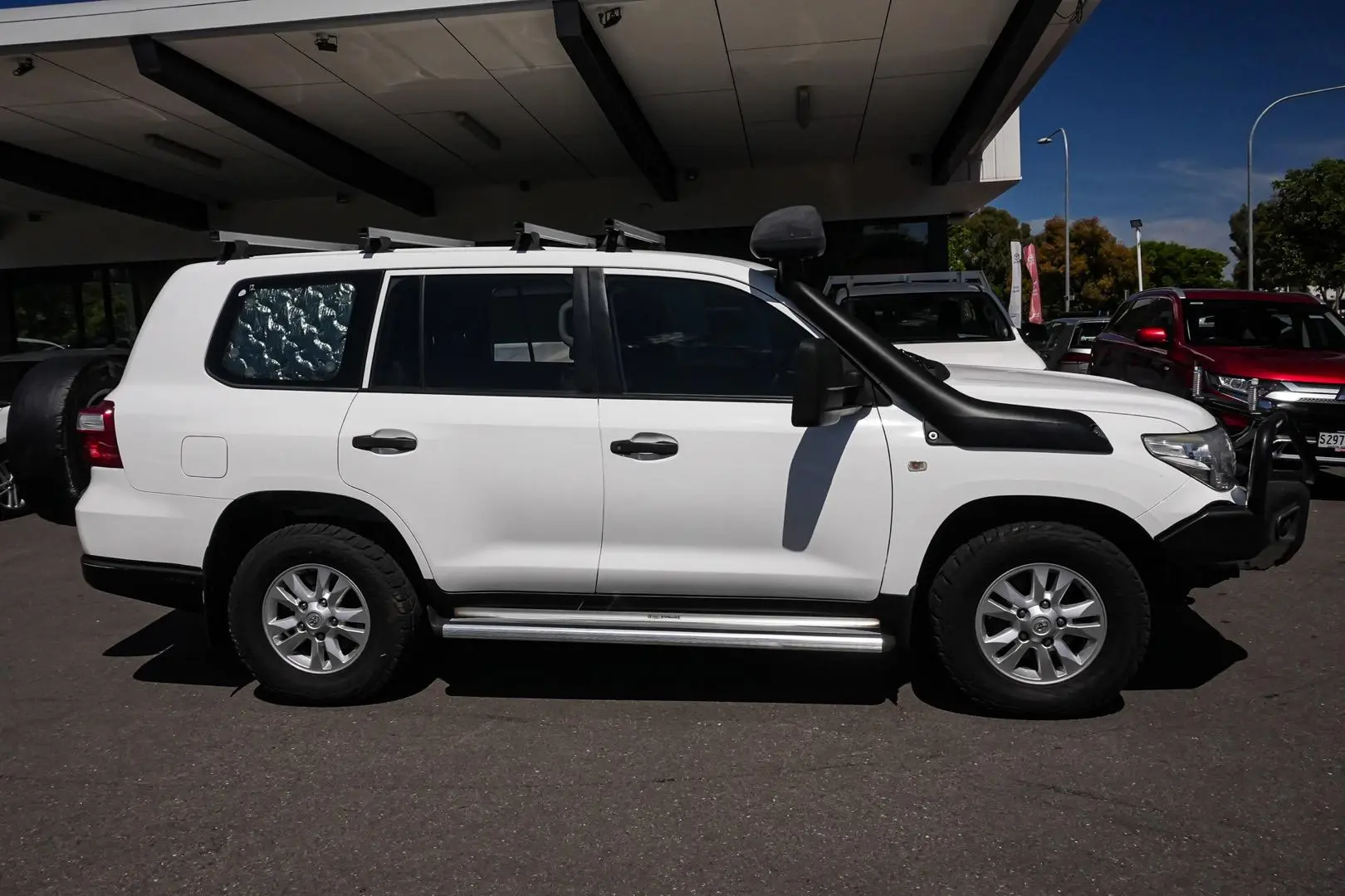 2012 Toyota Landcruiser Gallery Image 4