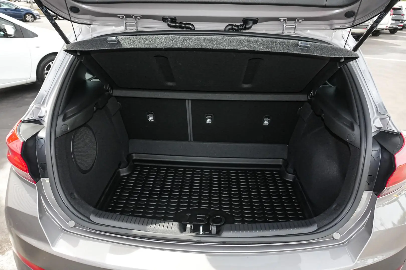 2022 Hyundai i30 Gallery Image 11