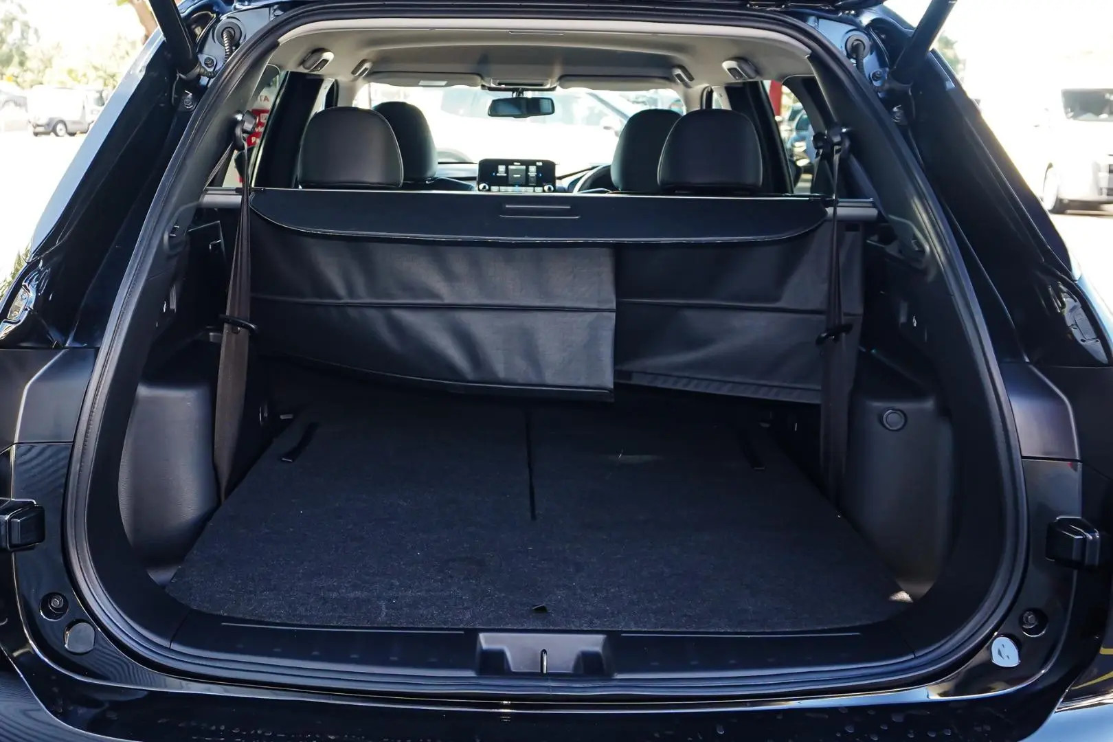 2024 Mitsubishi Outlander Gallery Image 10