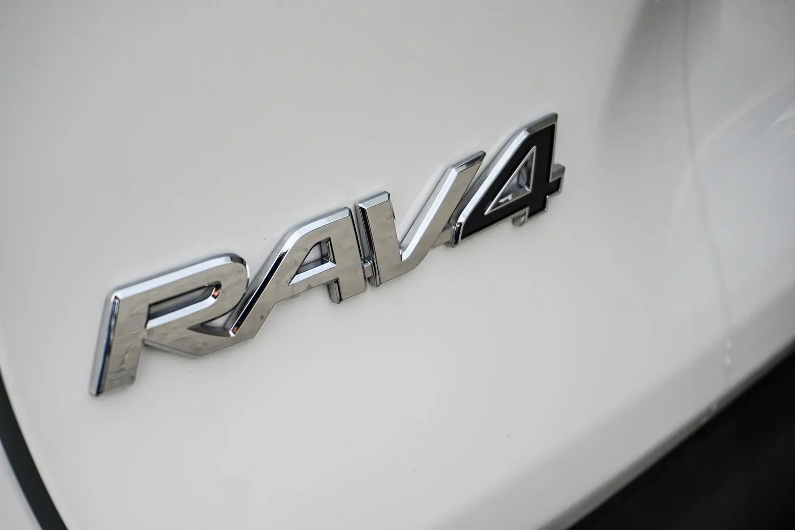 2021 Toyota RAV4 Gallery Image 16