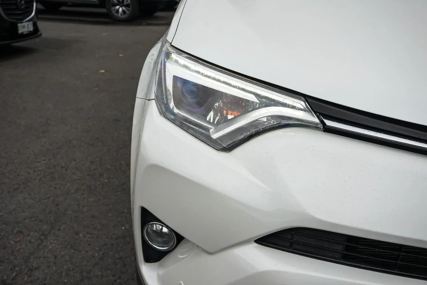 2018 Toyota RAV4 Gallery Image 13