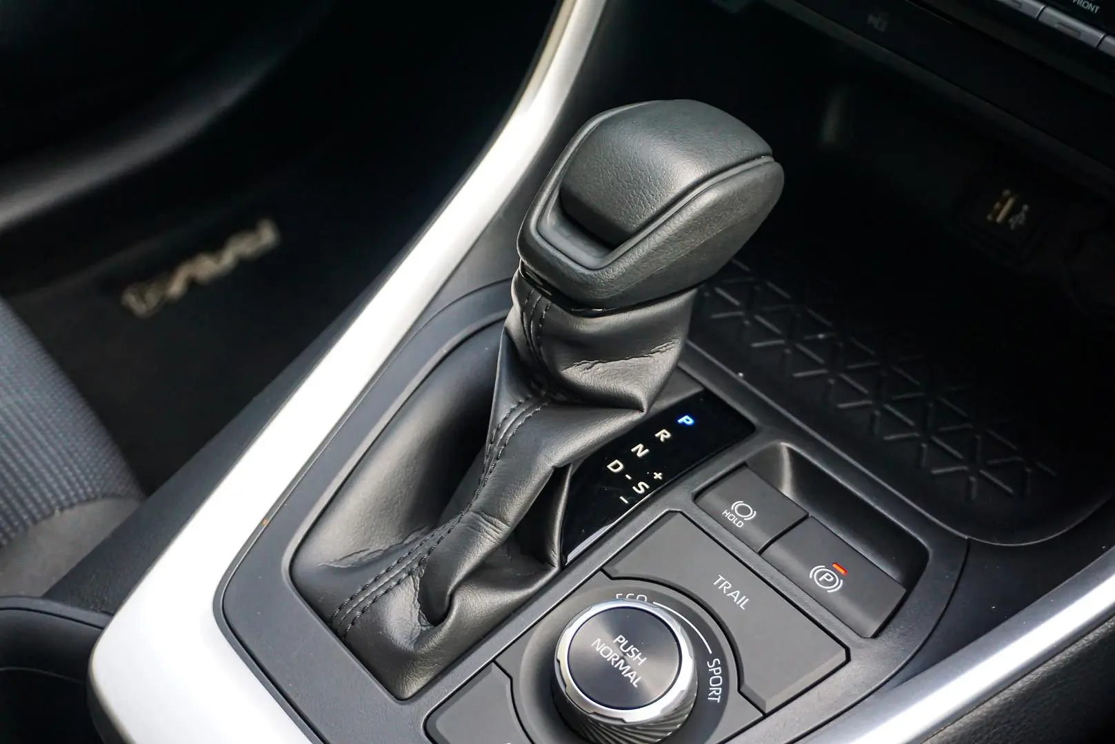 2024 Toyota RAV4 Gallery Image 19