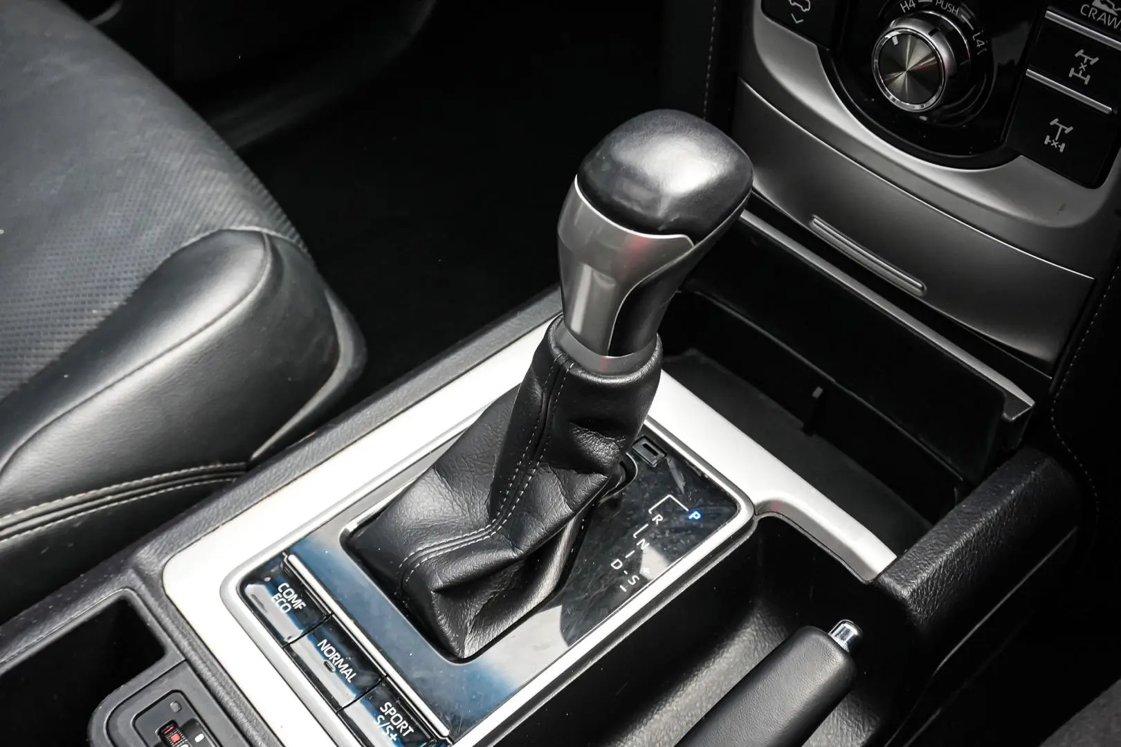 2019 Toyota Landcruiser Prado Gallery Image 18