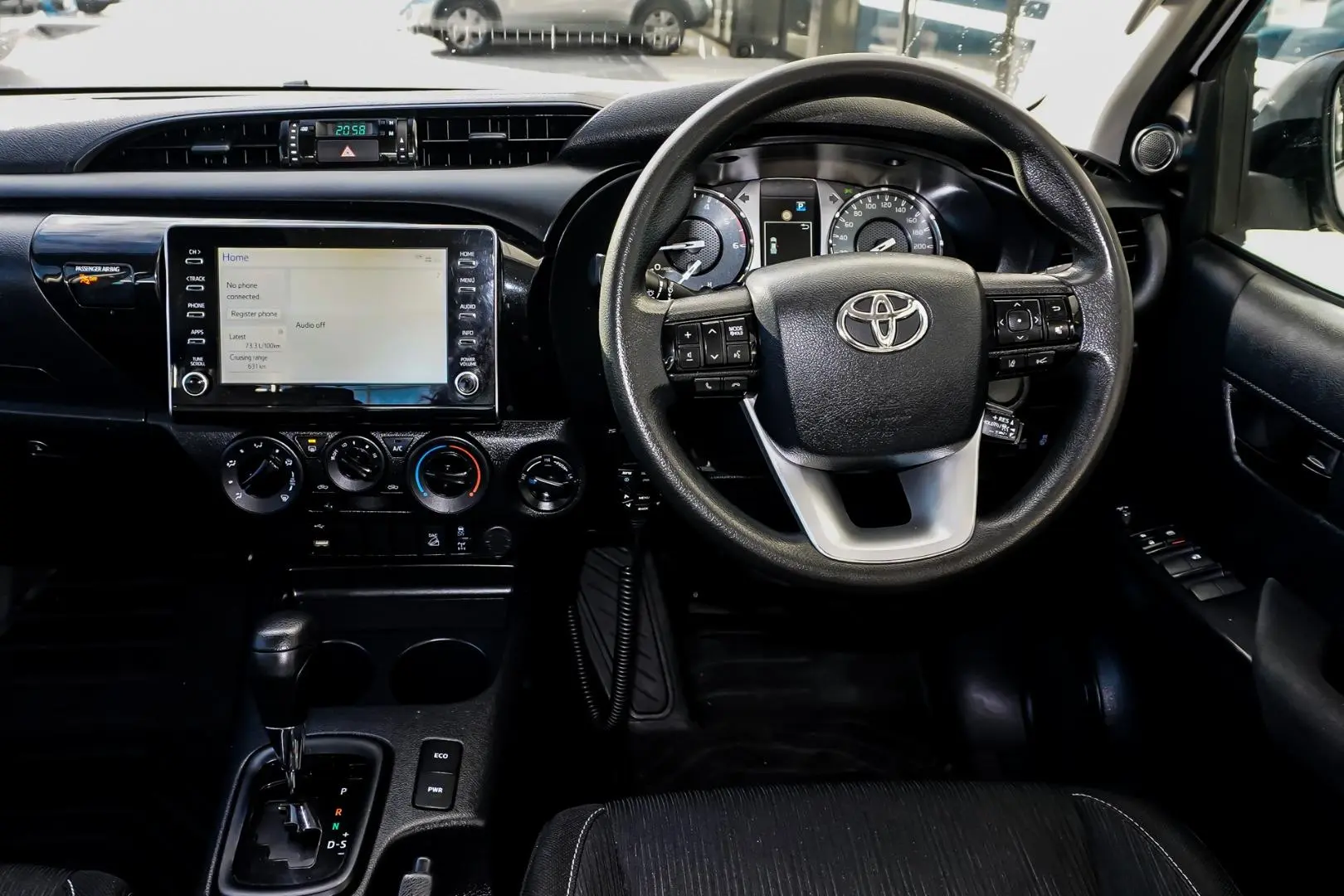 2021 Toyota Hilux Gallery Image 8