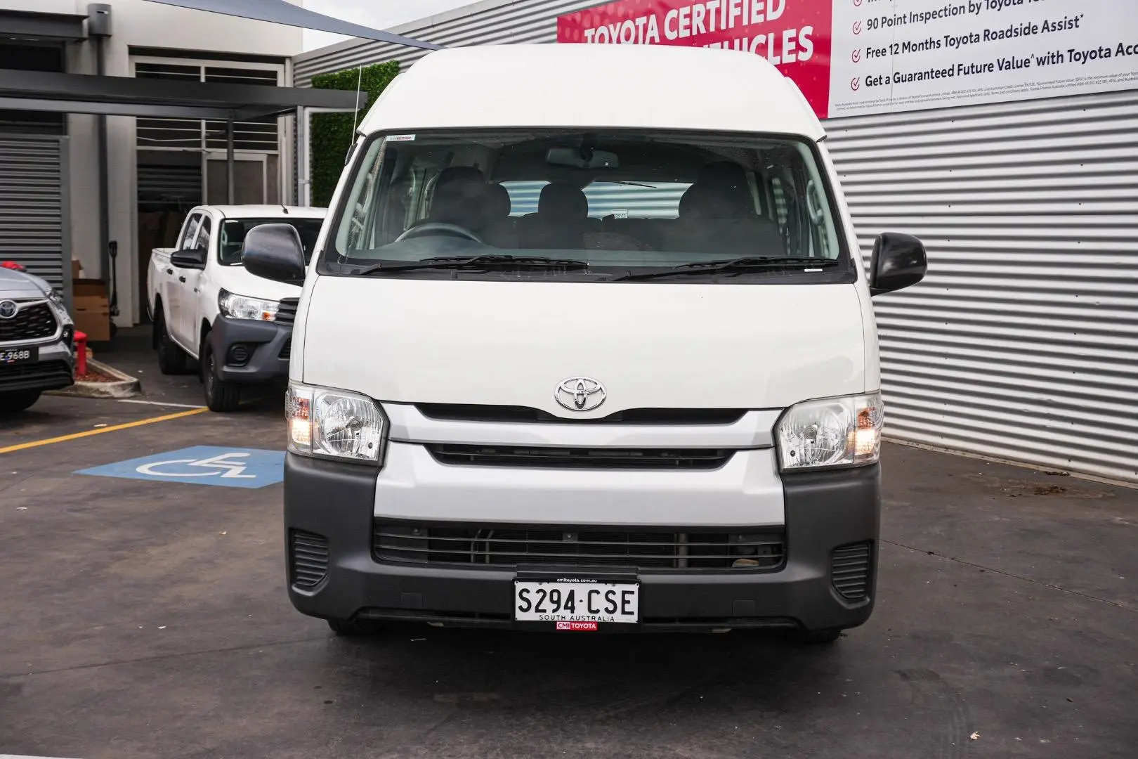 2017 Toyota Hiace Gallery Image 5