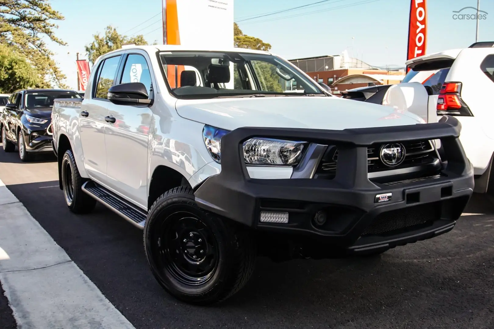 2022 Toyota Hilux Image 1