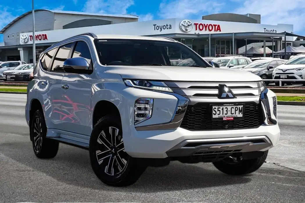 2022 Mitsubishi Pajero Sport Gallery Image 1