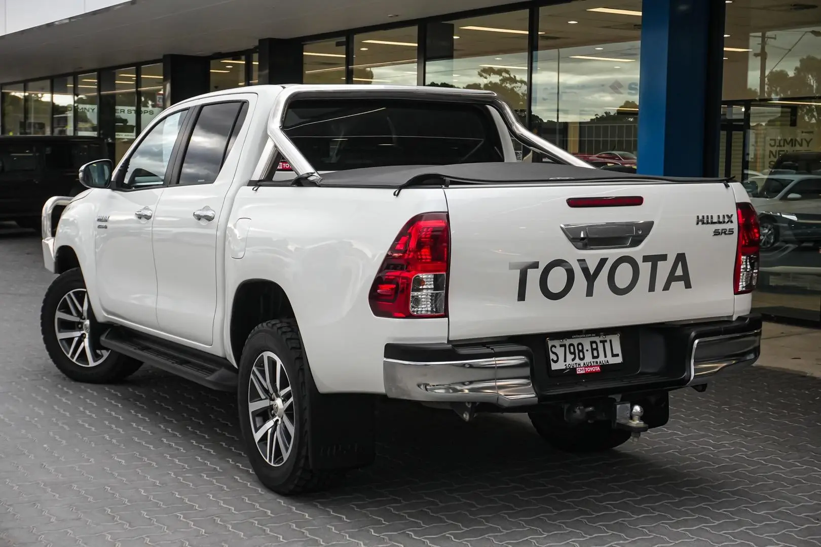2018 Toyota Hilux Gallery Image 3