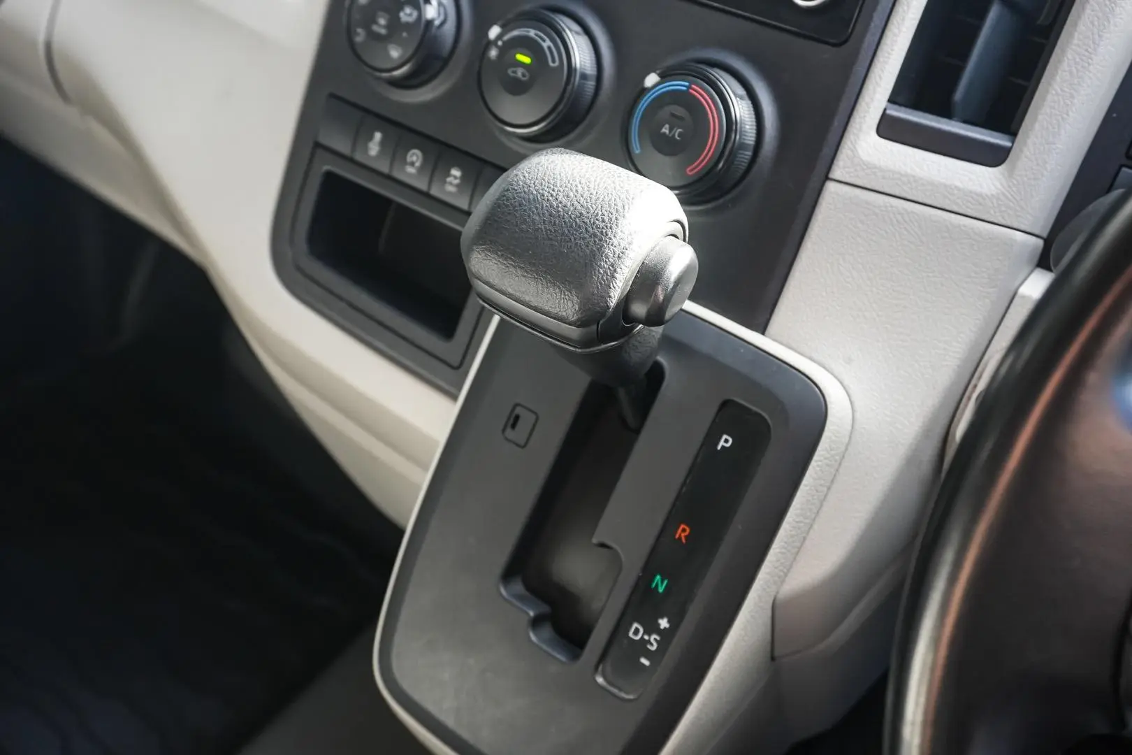 2019 Toyota Hiace Gallery Image 26