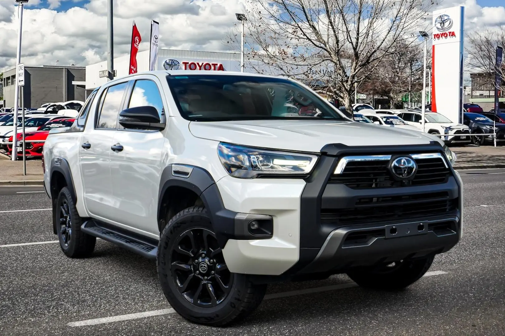 2022 Toyota Hilux Image