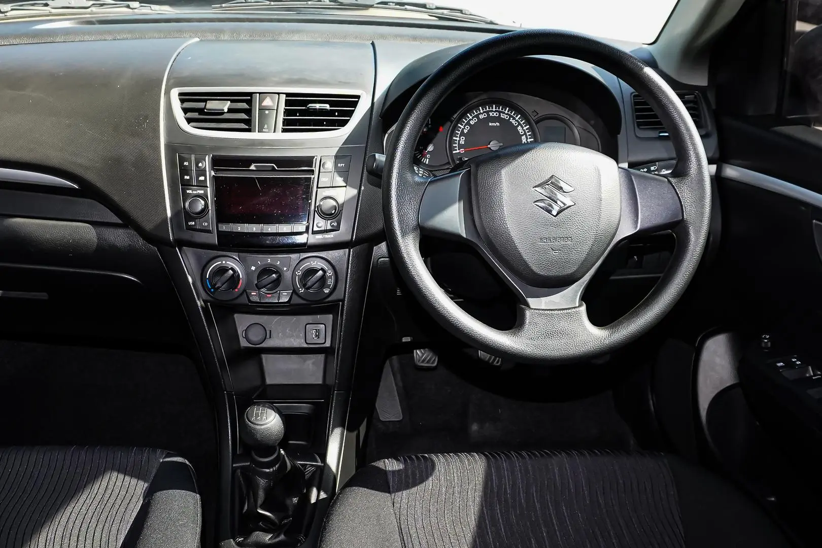 2013 Suzuki Swift Gallery Image 8