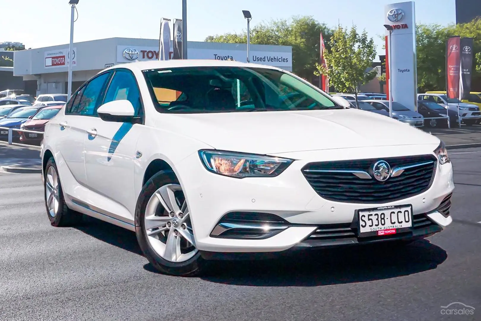 2018 Holden Commodore Image 1