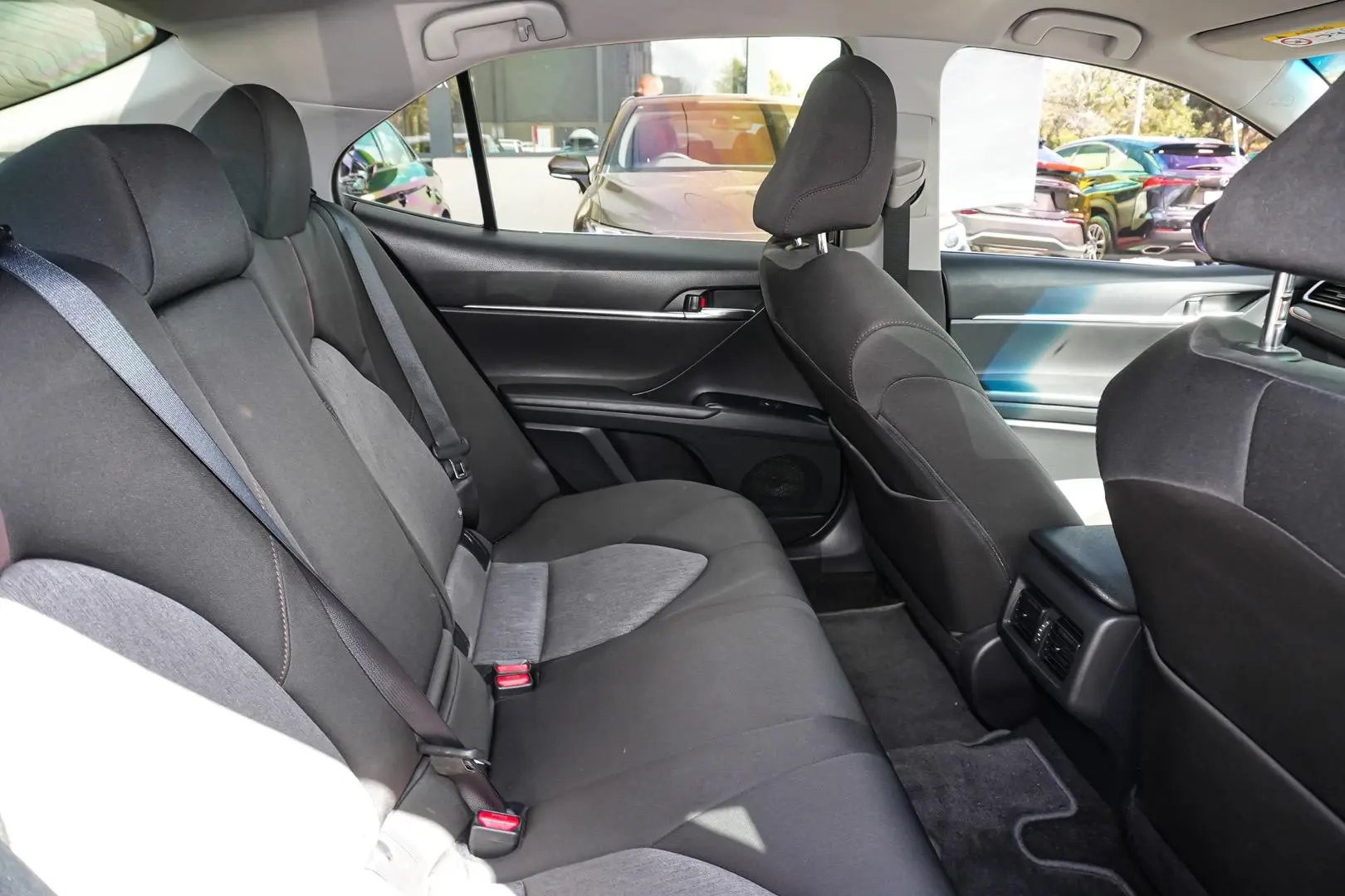 2018 Toyota Camry Gallery Image 9