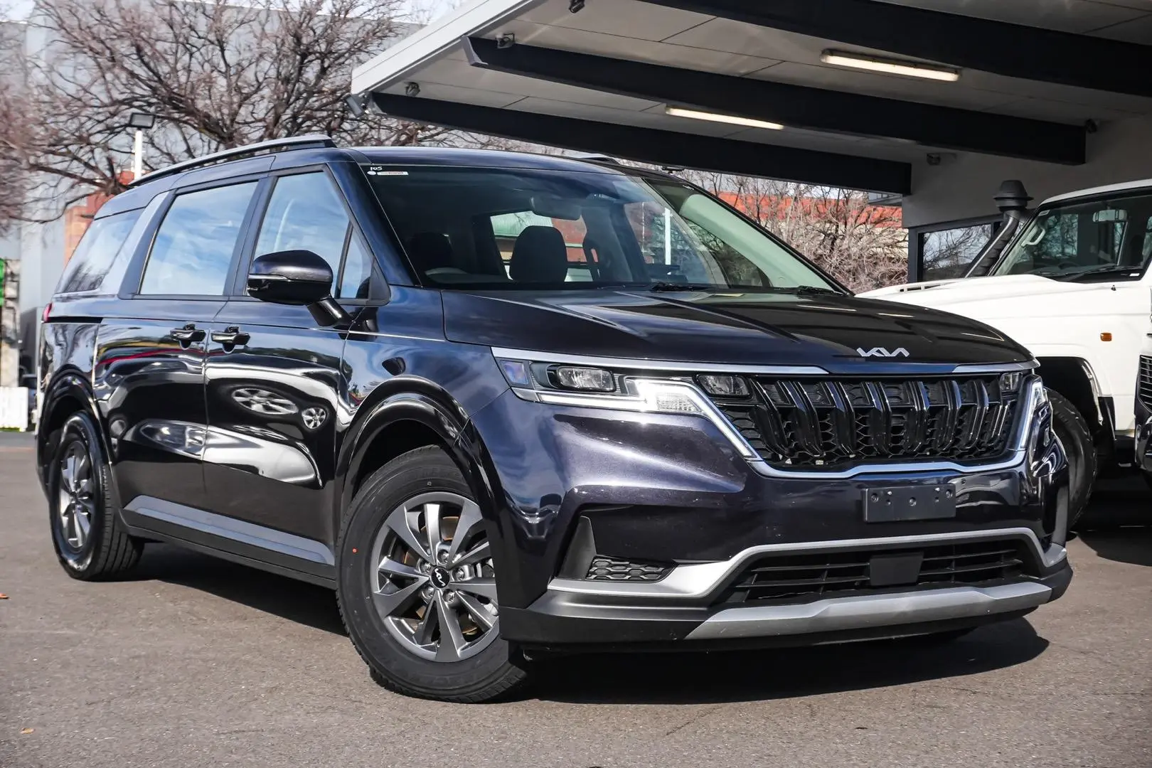 2023 Kia Carnival Gallery Image 1