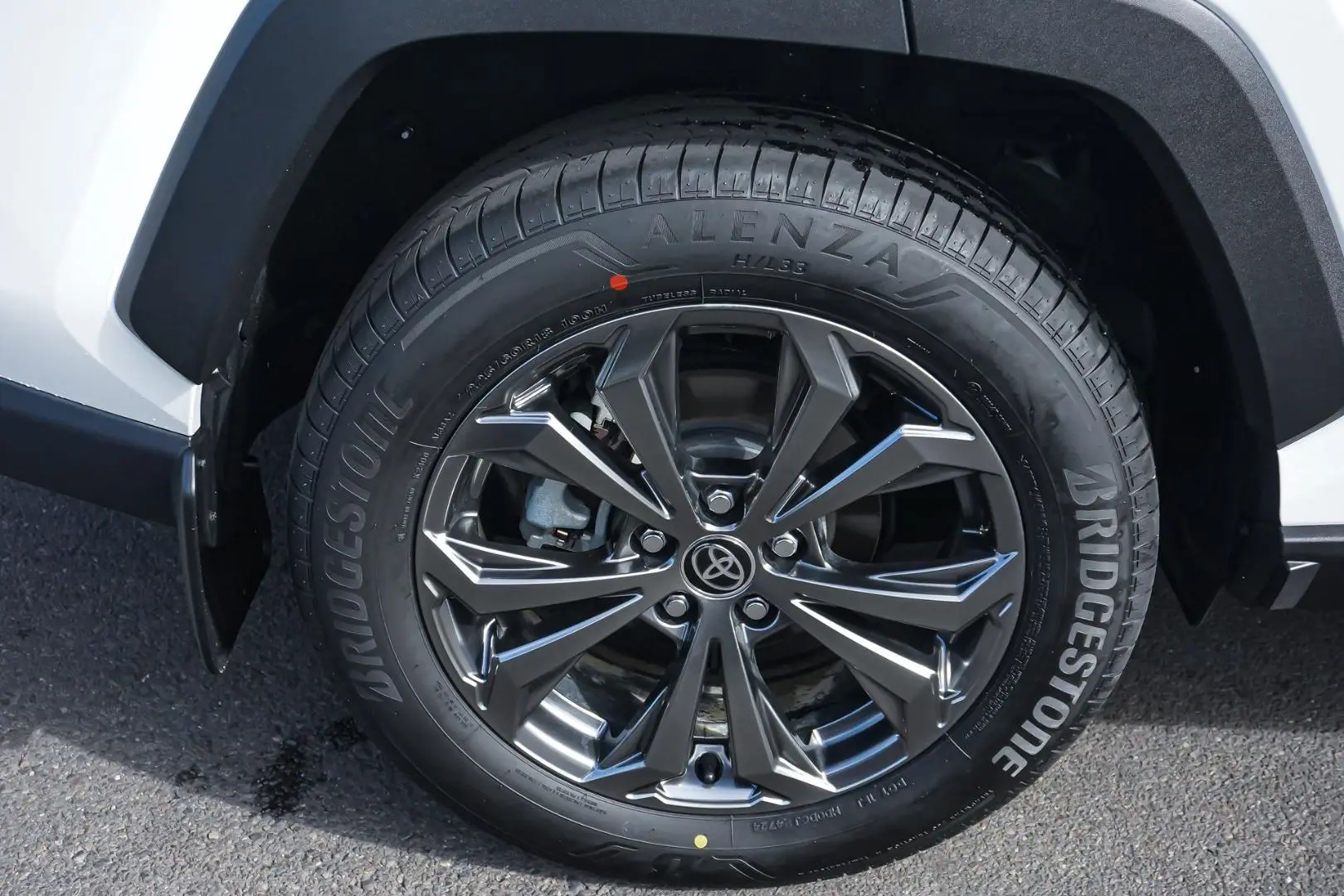 2023 Toyota RAV4 Gallery Image 17
