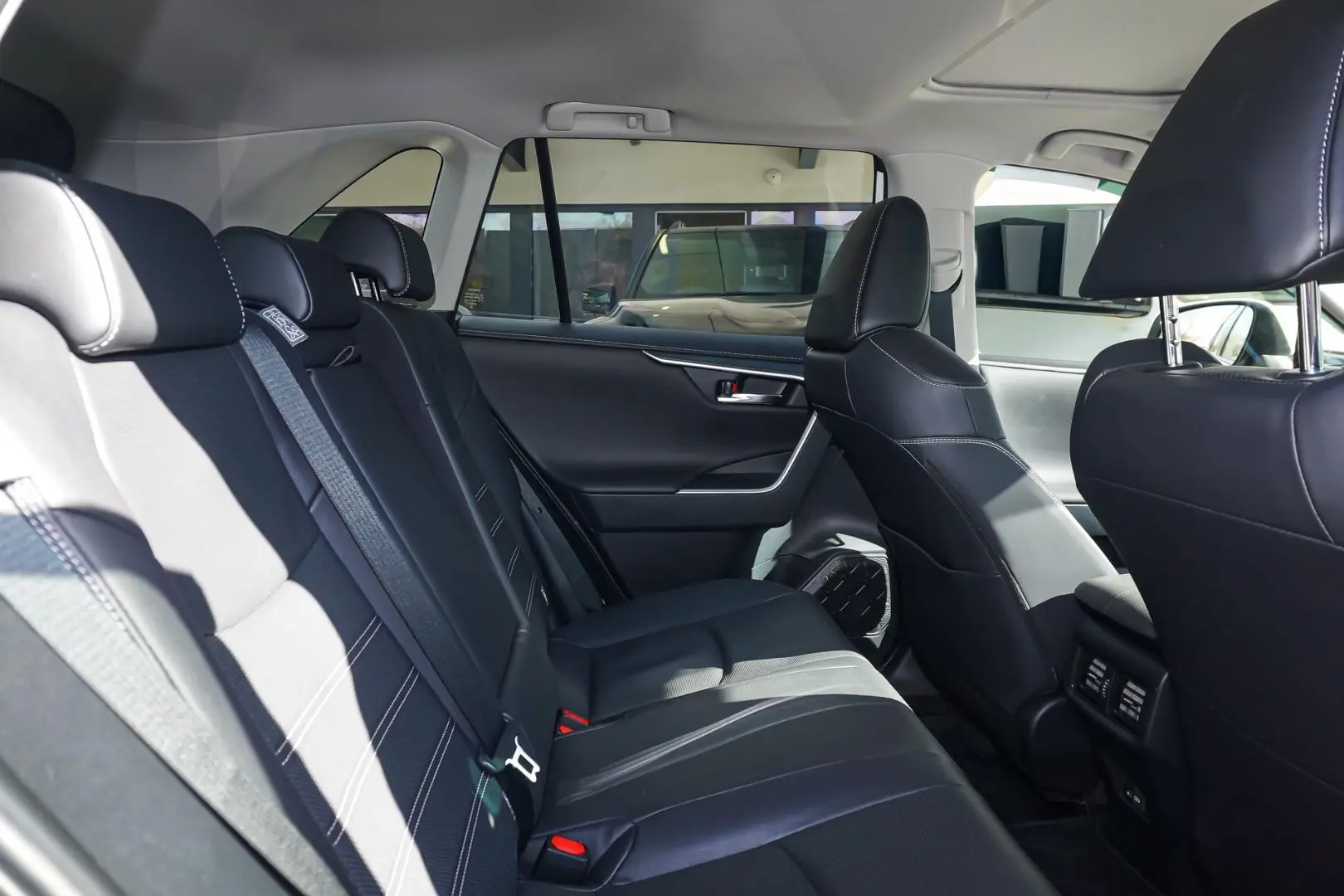 2024 Toyota RAV4 Gallery Image 7