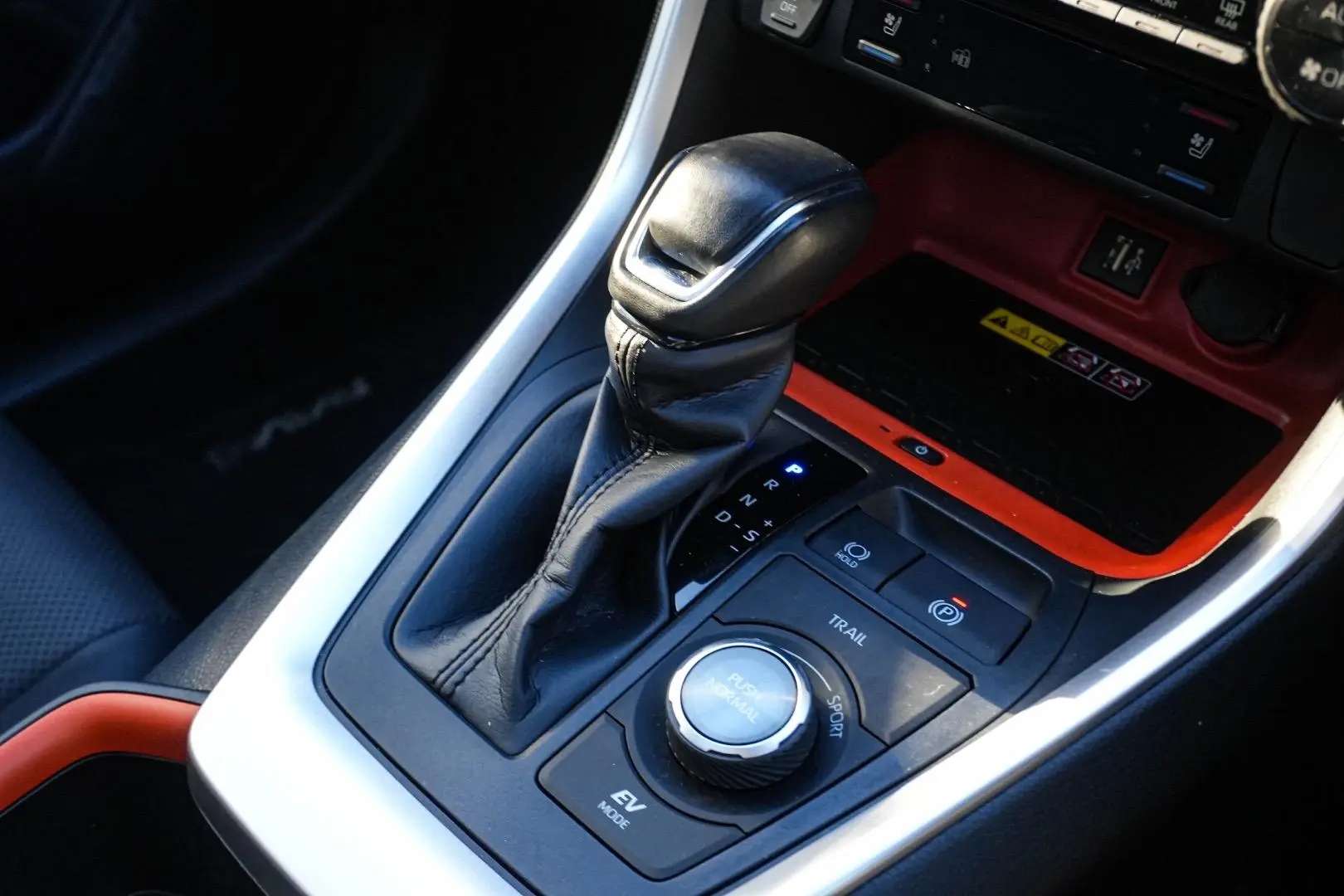 2024 Toyota RAV4 Gallery Image 19