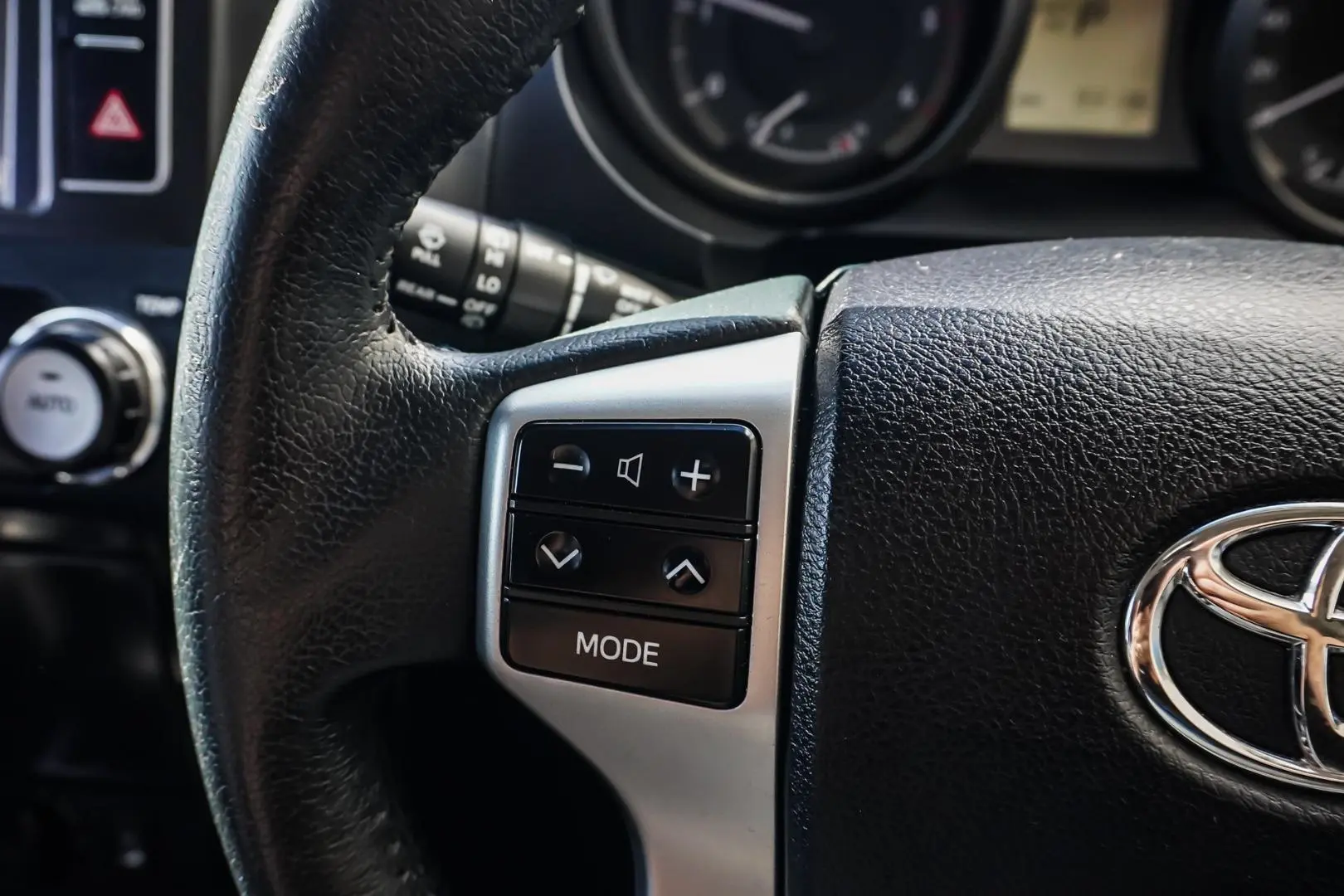 2017 Toyota Landcruiser Prado Gallery Image 21