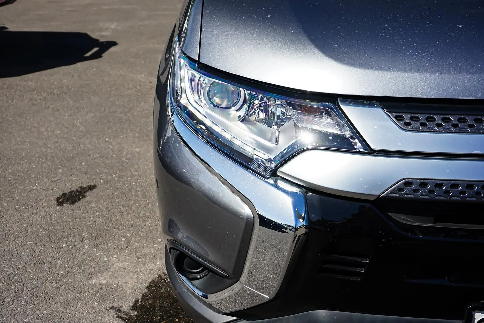 2019 Mitsubishi Outlander Gallery Image 11