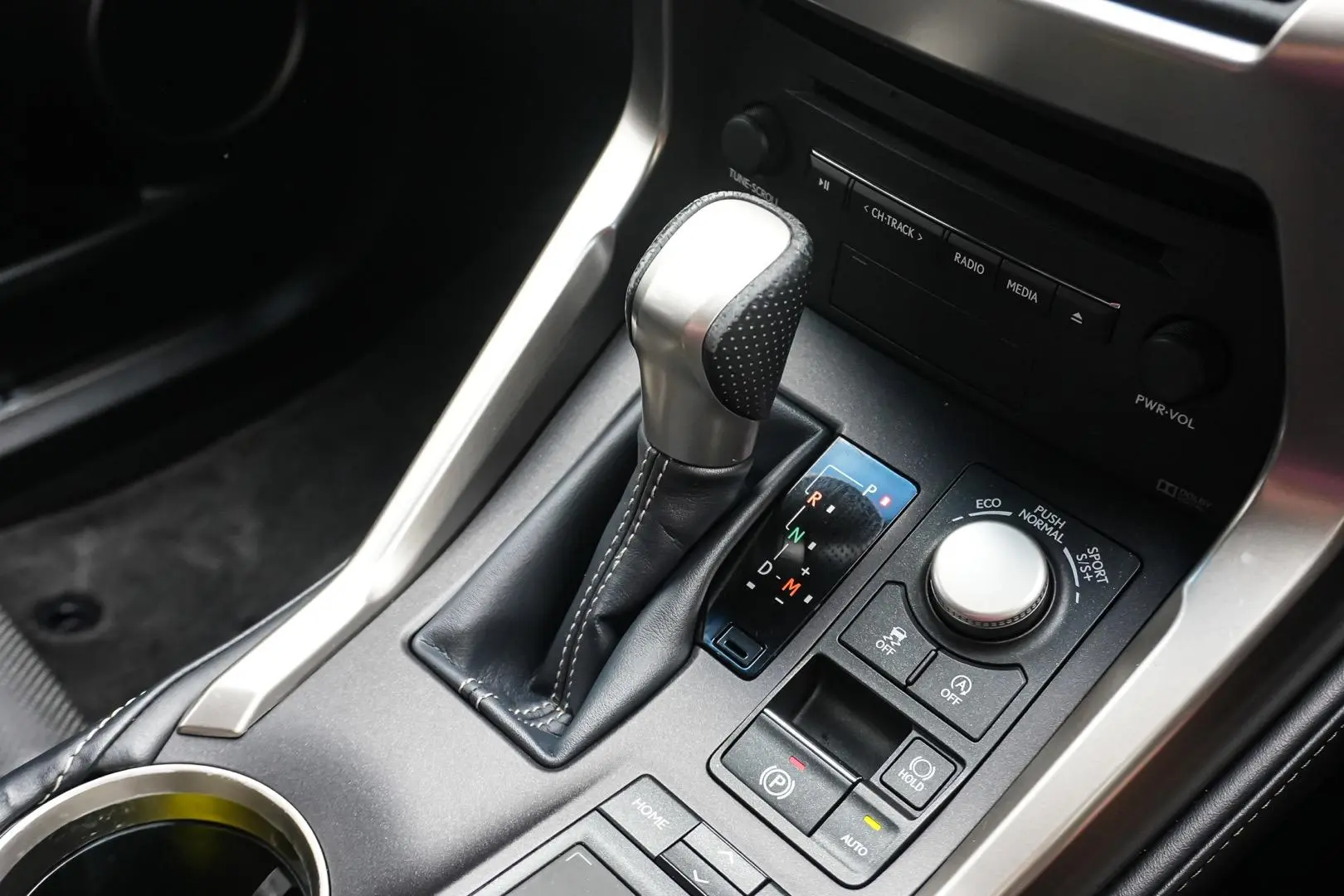 2015 Lexus NX Gallery Image 16