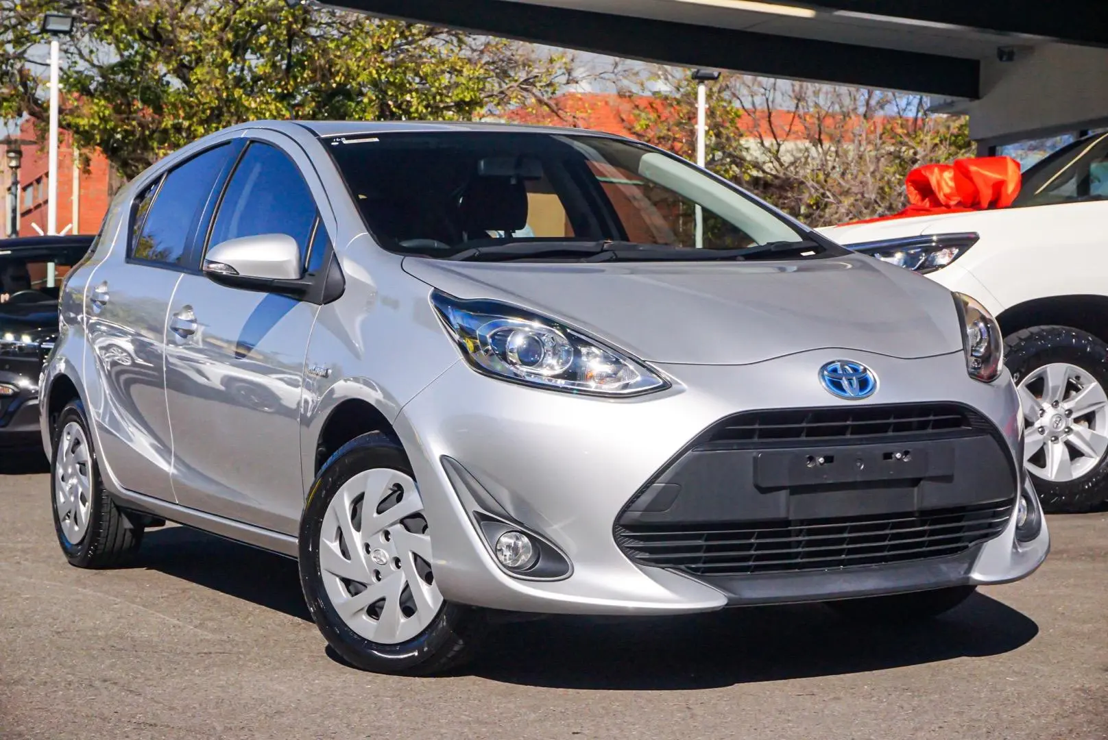 2018 Toyota Prius C Gallery Image 1