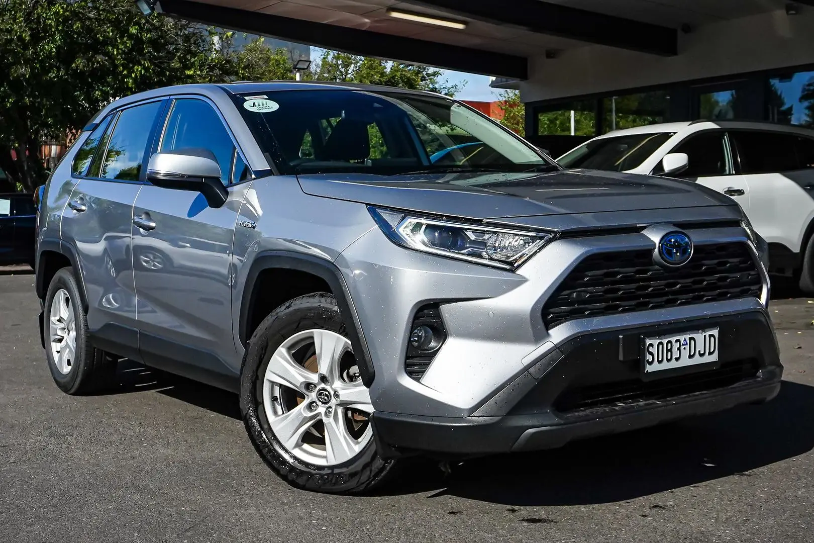 2021 Toyota RAV4 Gallery Image 2