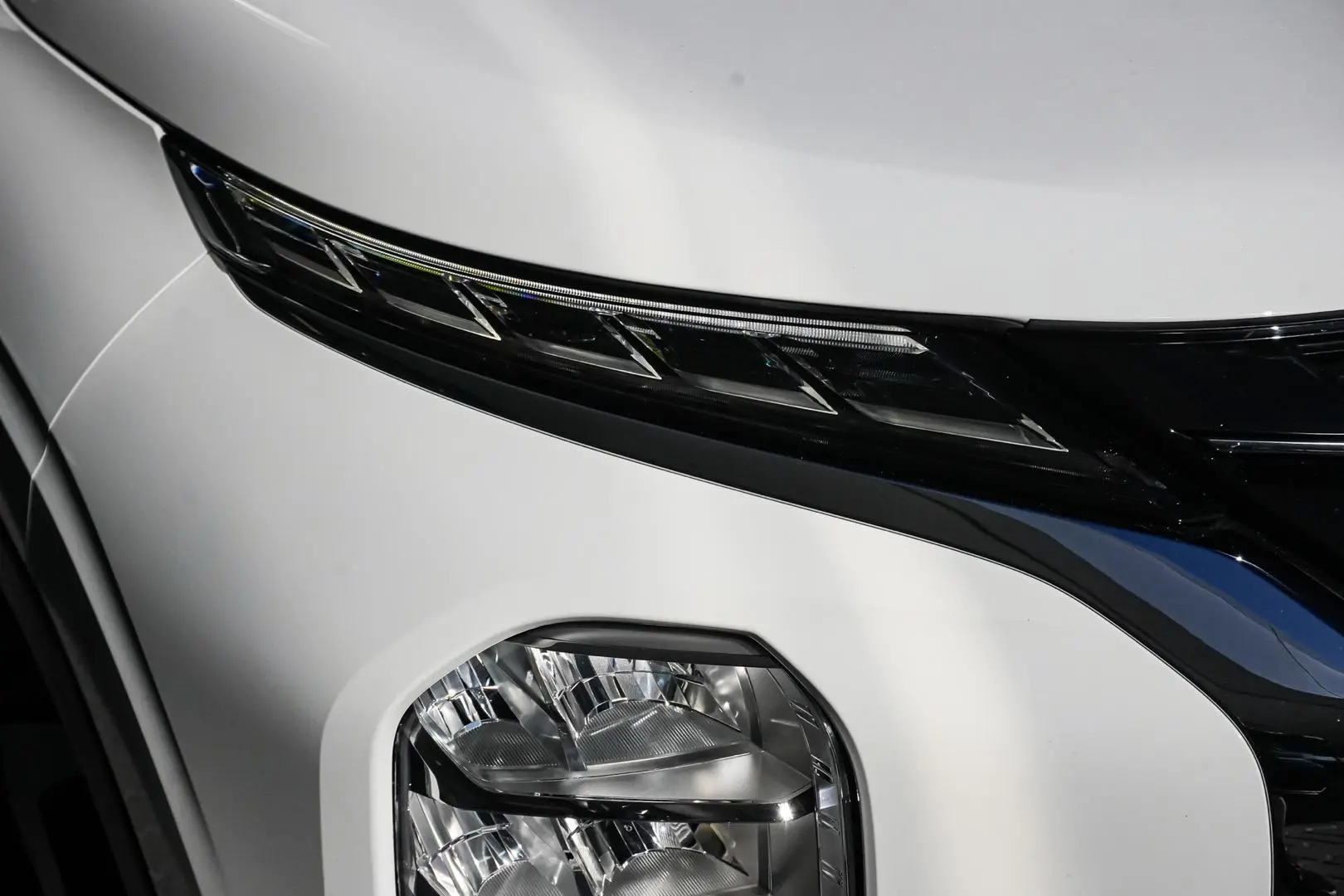 2023 Mitsubishi Outlander Gallery Image 7