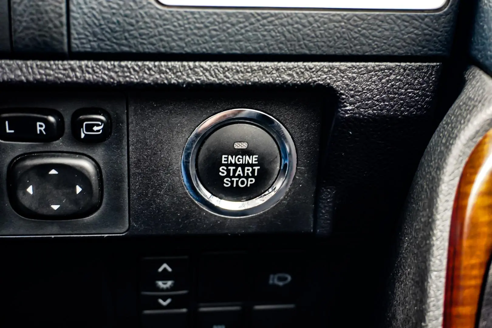 2016 Toyota Landcruiser Prado Gallery Image 25