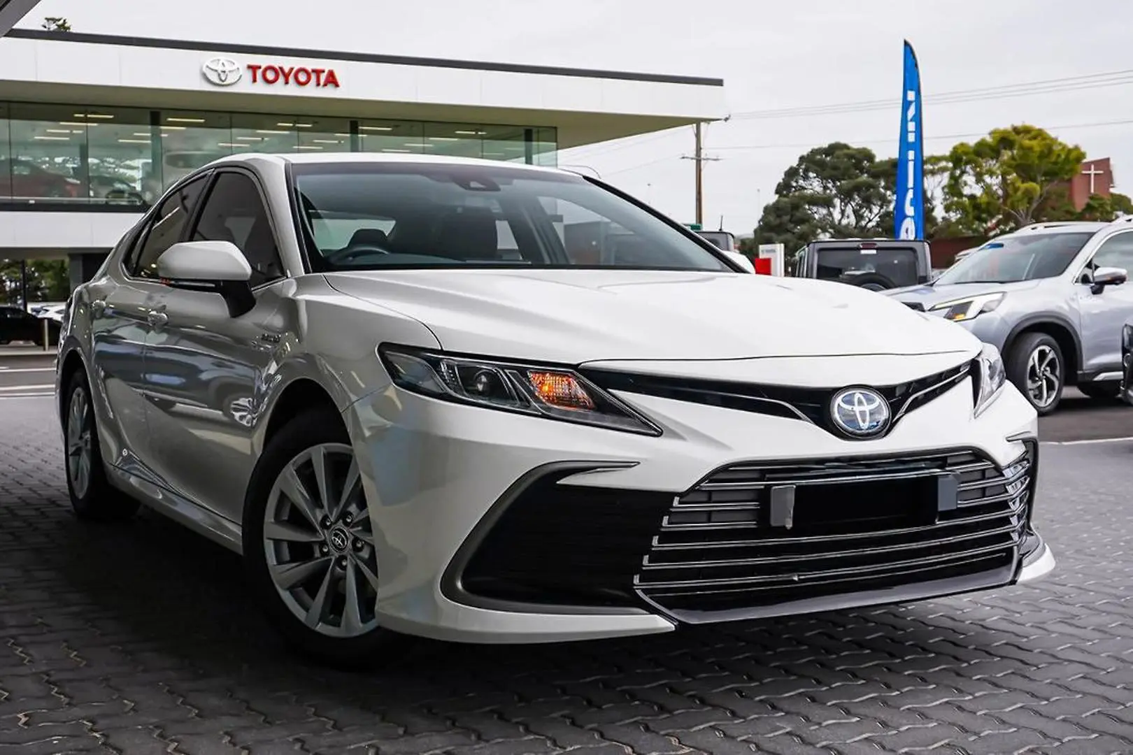 2021 Toyota Camry Gallery Image 2