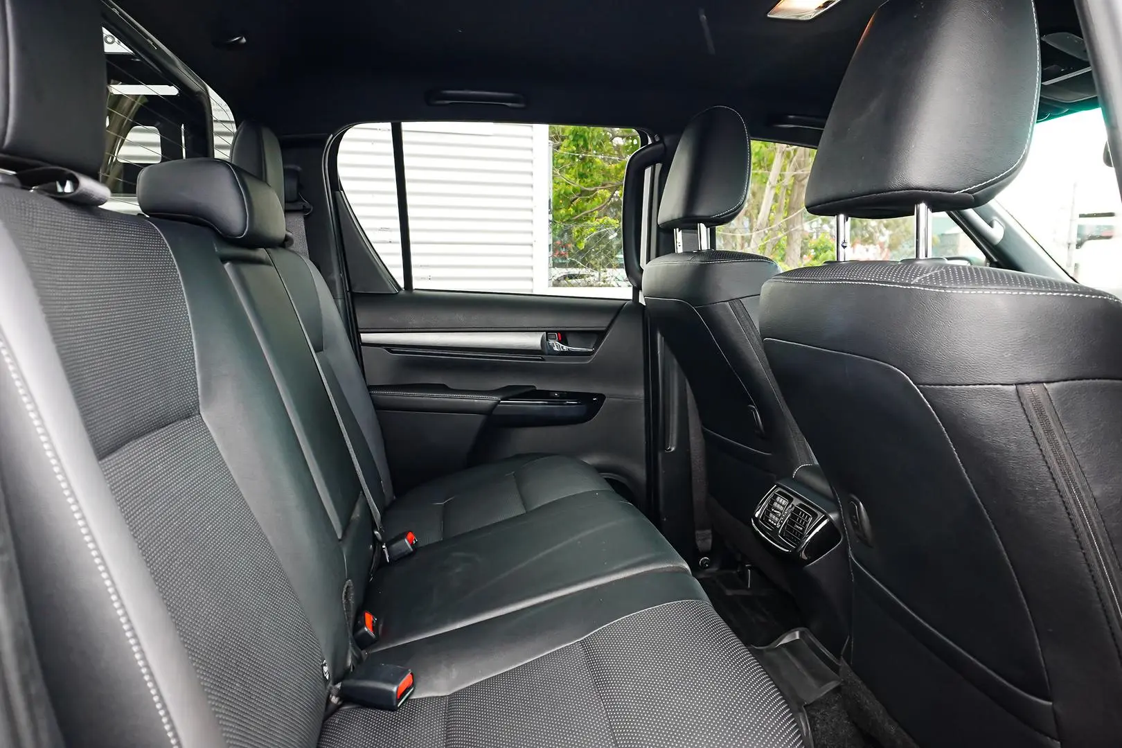 2022 Toyota Hilux Gallery Image 8