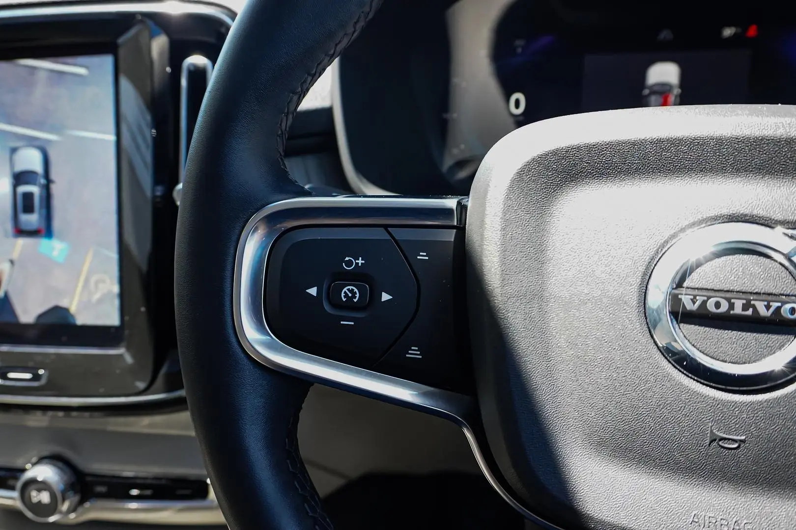 2023 Volvo XC40 Gallery Image 23