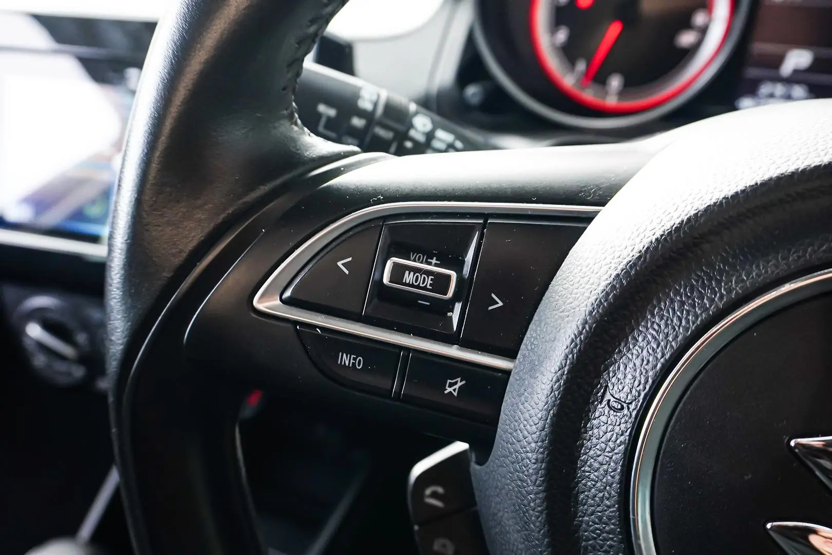 2019 Suzuki Swift Gallery Image 20