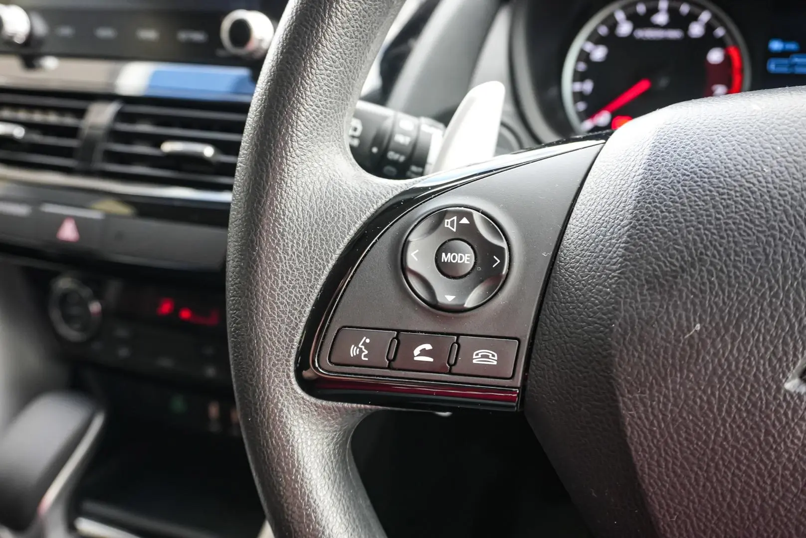 2023 Mitsubishi Eclipse Cross Gallery Image 19