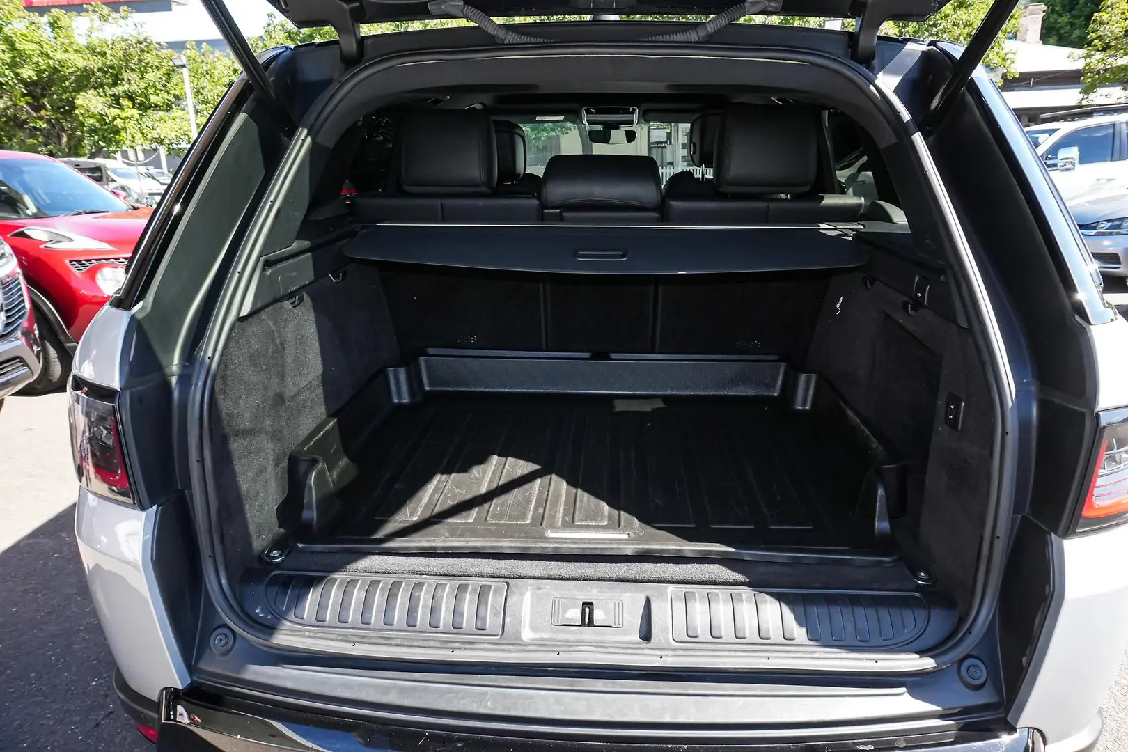 2021 Land Rover Range Rover Sport Gallery Image 10