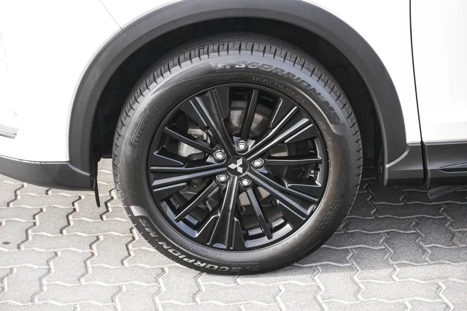 2020 Mitsubishi Eclipse Cross Gallery Image 13