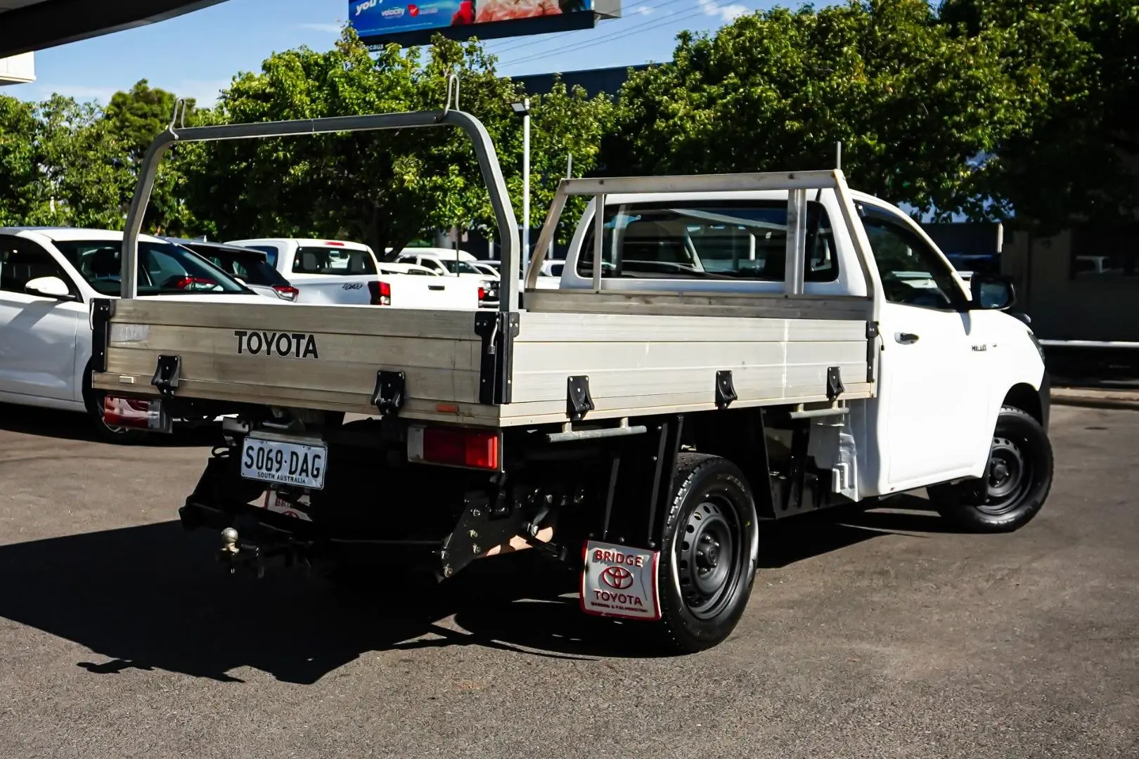 2019 Toyota Hilux Gallery Image 3