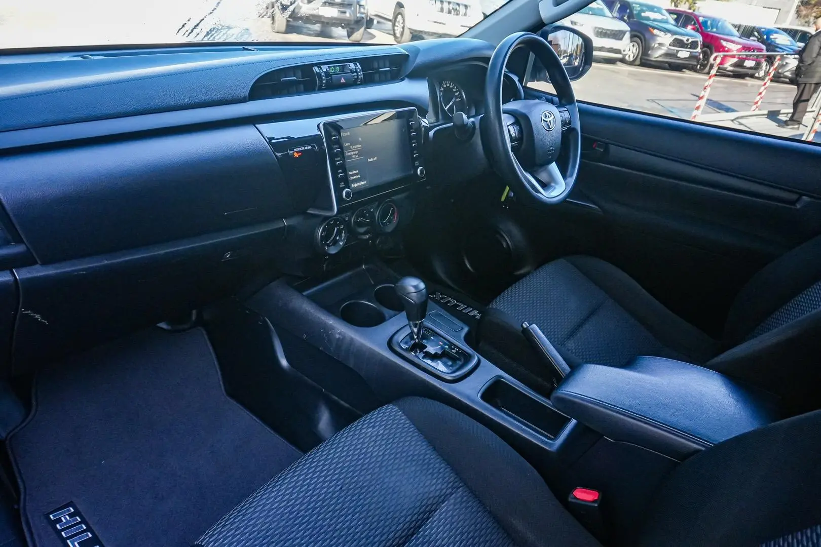 2020 Toyota Hilux Gallery Image 7